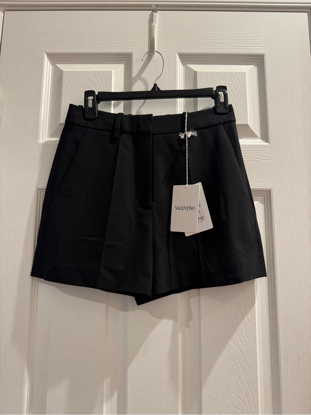 Valentino Black Pleated Tailored Shorts IT 40 / US 4 NWT Made in Italy